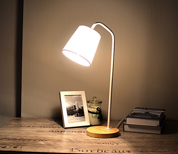 Solid Wood Stand Fabric Soft Light Desk Lamp Reading Lamp Bedroom Art Deco Lamp